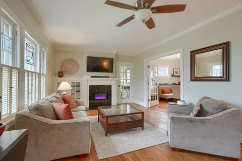 Living - 131 E Pacemont Rd, Columbus, OH 43202 photo 1 of 4