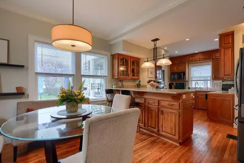 Dining - 131 E Pacemont Rd, Columbus, OH 43202 photo 5 of 5