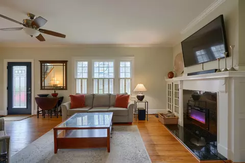 Living - 131 E Pacemont Rd, Columbus, OH 43202 photo 4 of 4