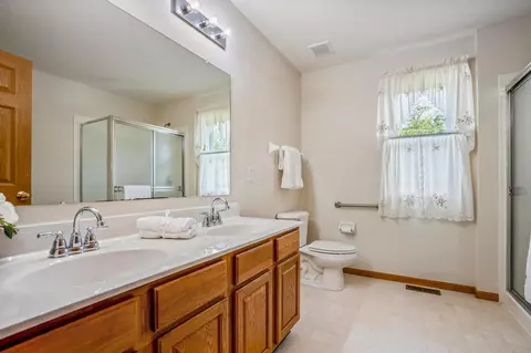 Bath - 5695 Boucher Dr, Orient, OH 43146 photo 2 of 4