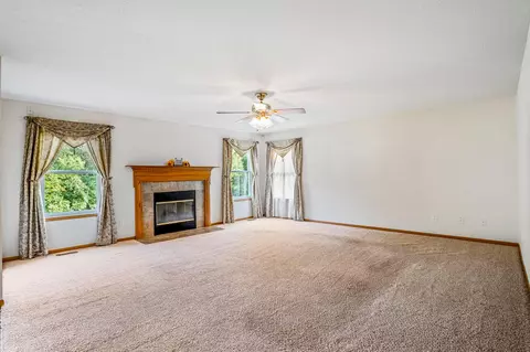 Living - 5695 Boucher Dr, Orient, OH 43146 photo 2 of 3