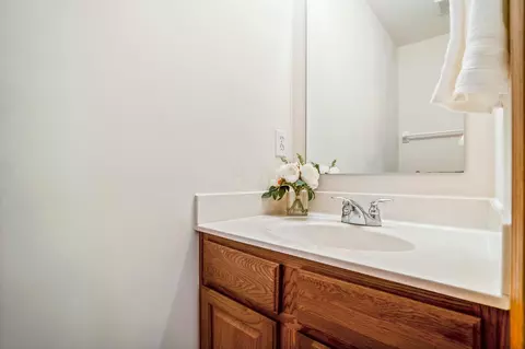 Bath - 5695 Boucher Dr, Orient, OH 43146 photo 1 of 4