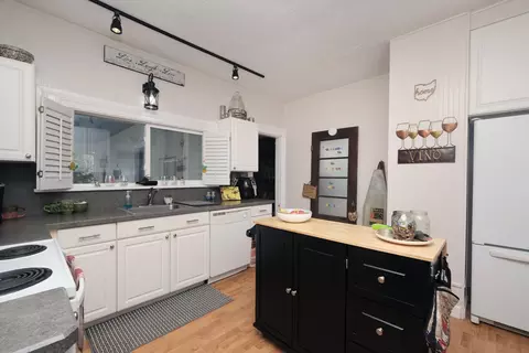 Kitchen - 215 Forest St, Marion, OH 43302 photo 1 of 3