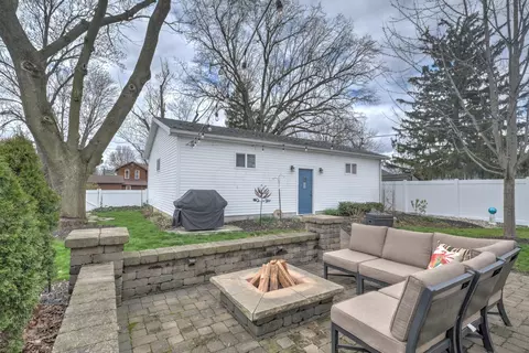 Exterior - 215 Forest St, Marion, OH 43302 photo 7 of 14