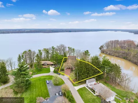 3879 Lakeview Dr, Galena, OH 43021