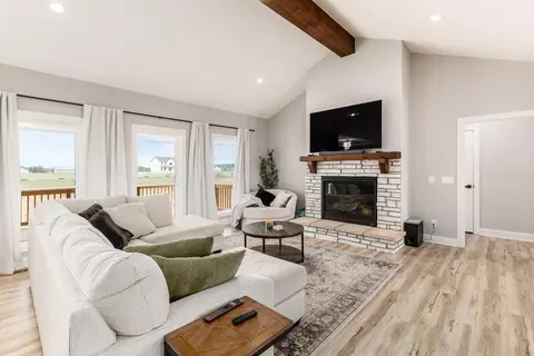 Living - 2064 Troy Rd, Delaware, OH 43015 photo 1 of 4