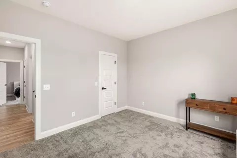 Bedroom - 2064 Troy Rd, Delaware, OH 43015 photo 7 of 7
