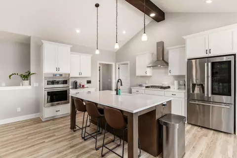 Kitchen - 2064 Troy Rd, Delaware, OH 43015 photo 2 of 6