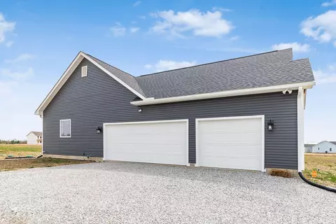 Exterior - 2064 Troy Rd, Delaware, OH 43015 photo 5 of 15