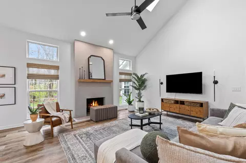 4443 Wooded Nook Dr, New Albany, OH 43054