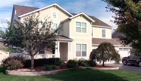 7598 Southview Ct, Columbus, OH 43235