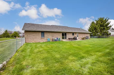 Exterior - 3519 Hanson Ct, Springfield, OH 45504 photo 5 of 9