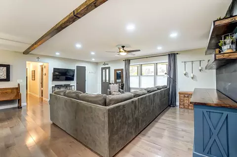 Living - 3519 Hanson Ct, Springfield, OH 45504 photo 1 of 4