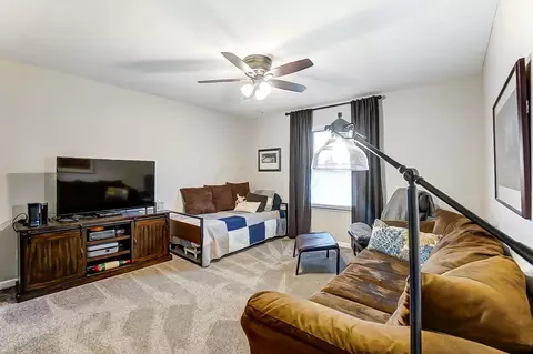 Living - 3519 Hanson Ct, Springfield, OH 45504 photo 4 of 4
