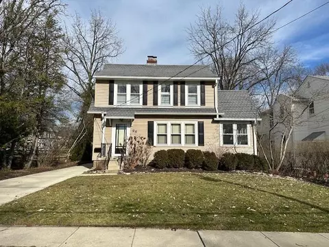 96 E New England Ave, Worthington, OH 43085