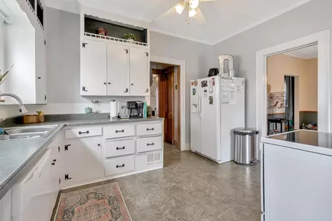Kitchen - 403 S Prospect St, Marion, OH 43302 photo 1 of 5