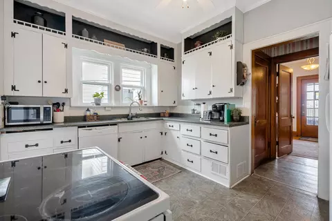 Kitchen - 403 S Prospect St, Marion, OH 43302 photo 4 of 5