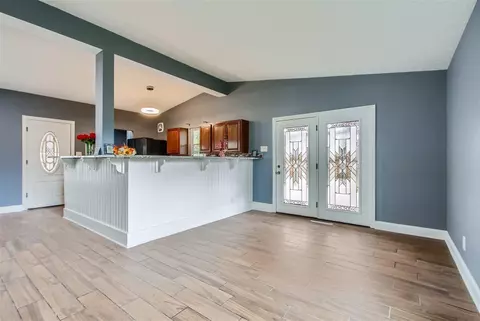 1622 Dundee Ct, Columbus, OH 43227