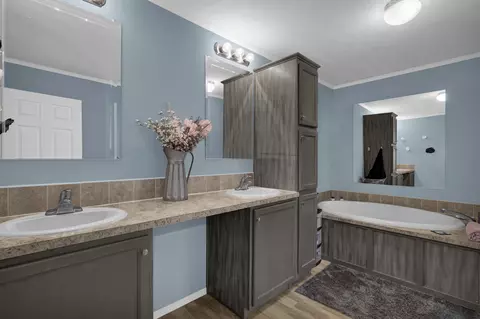 Bath - 2325 Rosedale Rd, Irwin, OH 43029 photo 1 of 3