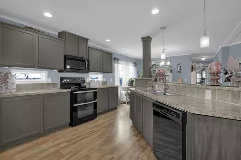 Kitchen - 2325 Rosedale Rd, Irwin, OH 43029 photo 2 of 3