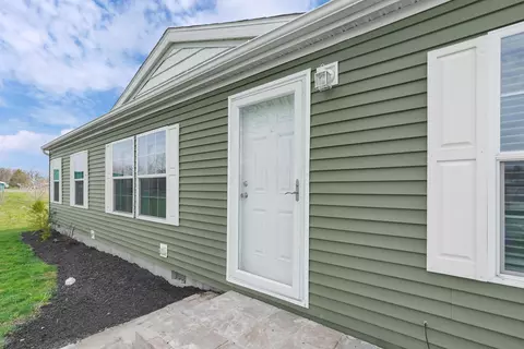 Exterior - 2325 Rosedale Rd, Irwin, OH 43029 photo 3 of 13