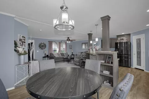 Dining - 2325 Rosedale Rd, Irwin, OH 43029 photo 3 of 3