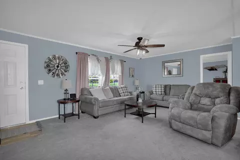 Living - 2325 Rosedale Rd, Irwin, OH 43029 photo 2 of 4