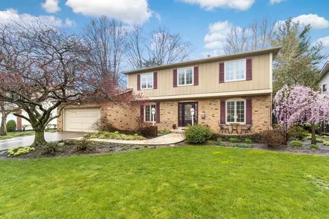 7025 Rieber St, Worthington, OH 43085