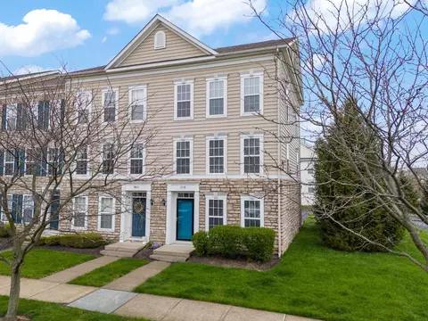5258 Berthold Pass Dr, Dublin, OH 43016