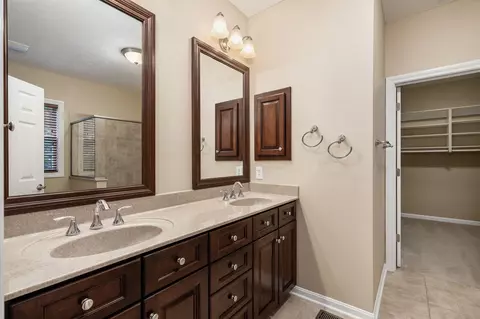 Bath - 5860 Dunheath Loop, Dublin, OH 43016 photo 1 of 7