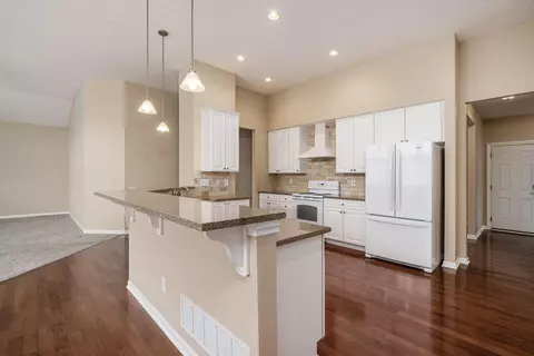 Kitchen - 5860 Dunheath Loop, Dublin, OH 43016 photo 1 of 9