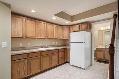 Kitchen - 5860 Dunheath Loop, Dublin, OH 43016 photo 9 of 9