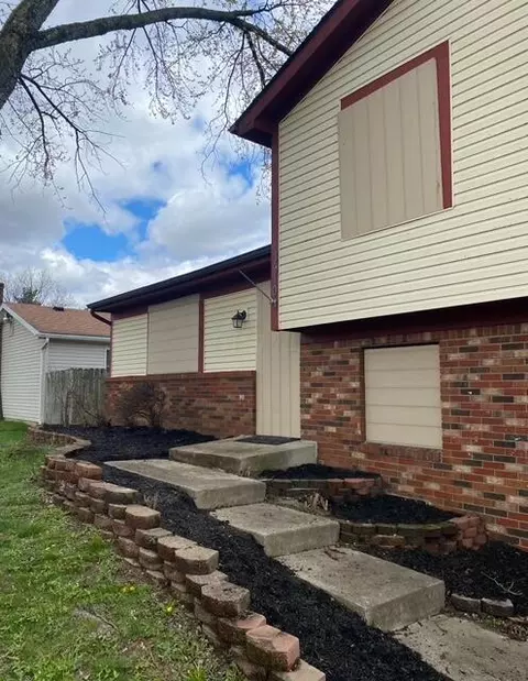 3910 Bayberry Cir, Columbus, OH 43207