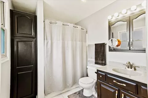 Bath - 7400 Grayson Dr, Springfield, OH 45502 photo 2 of 4
