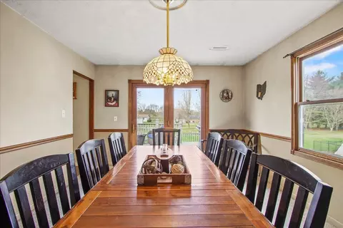Dining - 7400 Grayson Dr, Springfield, OH 45502 photo 2 of 2