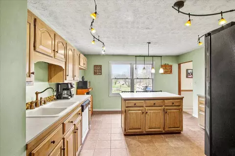 Kitchen - 7400 Grayson Dr, Springfield, OH 45502 photo 1 of 4