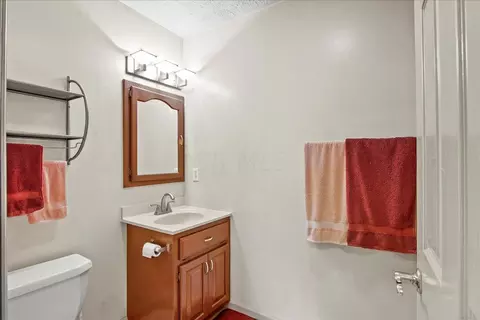 Bath - 7400 Grayson Dr, Springfield, OH 45502 photo 3 of 4