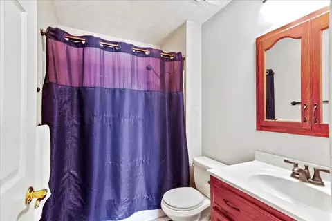 Bath - 7400 Grayson Dr, Springfield, OH 45502 photo 1 of 4