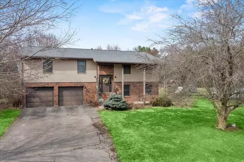 7400 Grayson Dr, Springfield, OH 45502