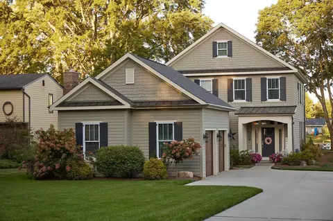 1725 Chickasaw Dr, London, OH 43140
