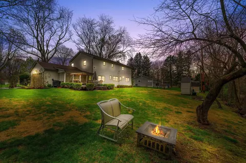 9573 Circle Dr E, Pickerington, OH 43147