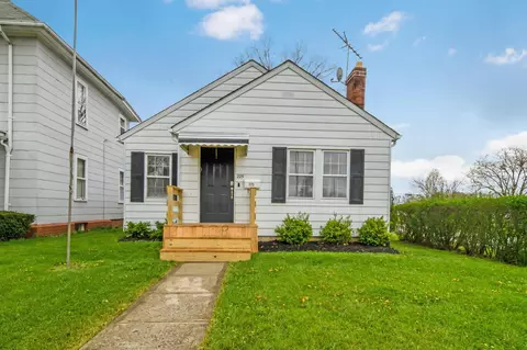 225 Powell St, Ashville, OH 43103