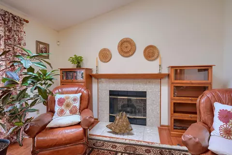 Living - 4094 Pathfield Dr, Columbus, OH 43230 photo 4 of 6
