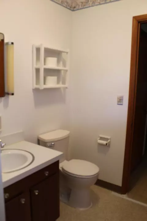 Bath - 126 Blacks Rd, Pataskala, OH 43062 photo 2 of 5
