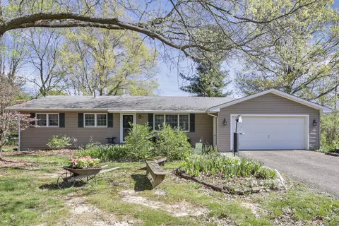 39 Clover Ct, Granville, OH 43023