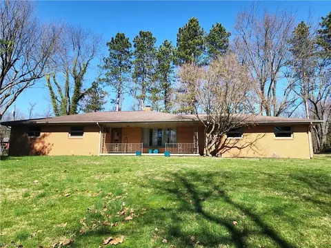 105 E Willow Dr, Zanesville, OH 43701
