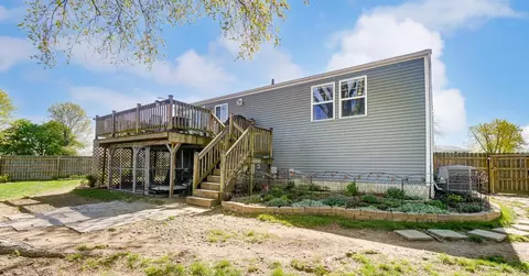 Exterior - 659 Dovalon Pl, Galloway, OH 43119 photo 7 of 12