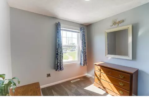 Bedroom - 659 Dovalon Pl, Galloway, OH 43119 photo 8 of 8