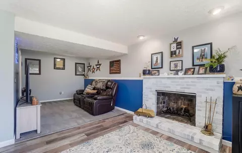 Living - 659 Dovalon Pl, Galloway, OH 43119 photo 2 of 4