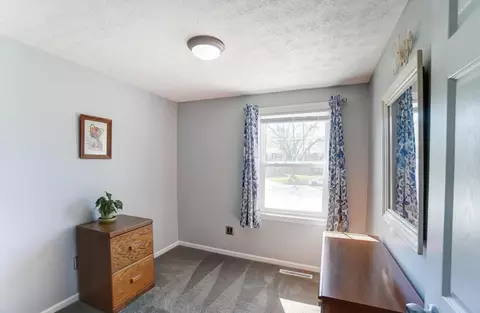 Bedroom - 659 Dovalon Pl, Galloway, OH 43119 photo 7 of 8